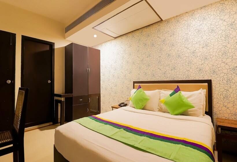 Quarto Estandar, Treebo Time Square Marine Drive