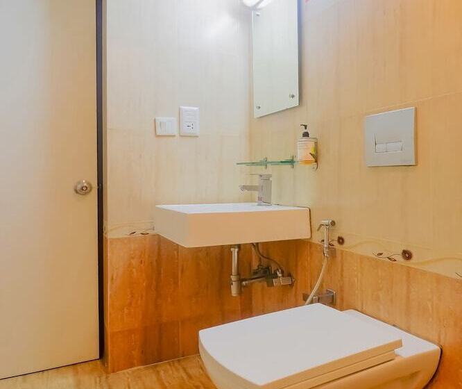 Quarto Deluxe, Treebo Time Square Marine Drive