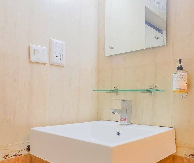 Quarto Deluxe, Treebo Time Square Marine Drive