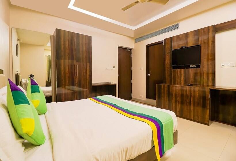 Quarto Deluxe, Treebo Time Square Marine Drive