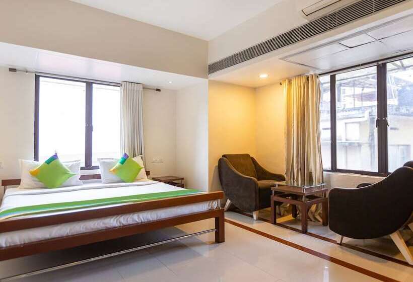 Quarto Deluxe, Treebo Time Square Marine Drive