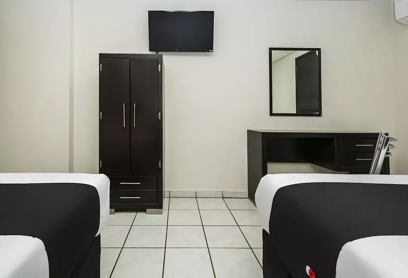 اتاق استاندارد با 2 تخت دوبل, Capital O Hotel Victoria Morelia