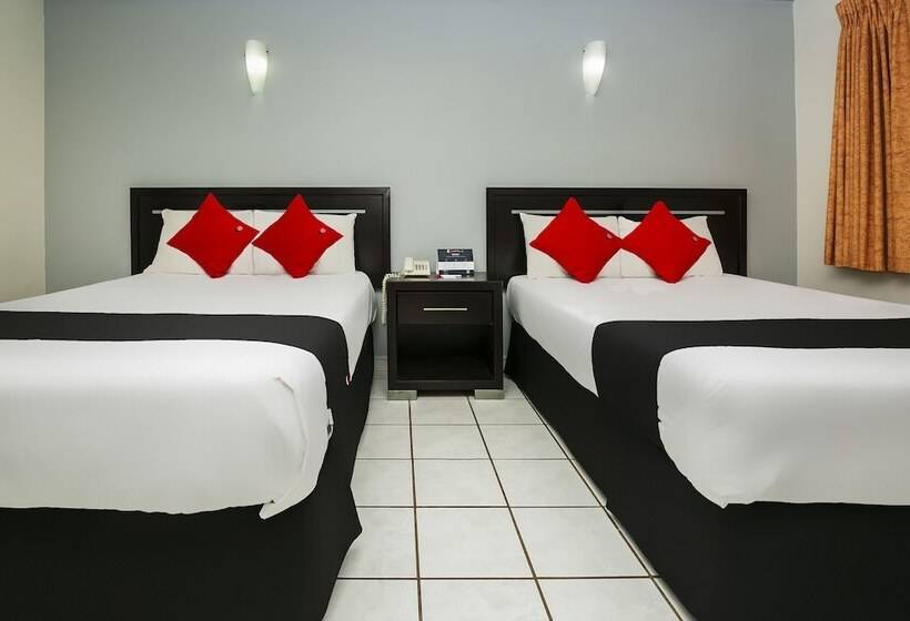 带2个双人床的标准工作室, Capital O Hotel Victoria Morelia