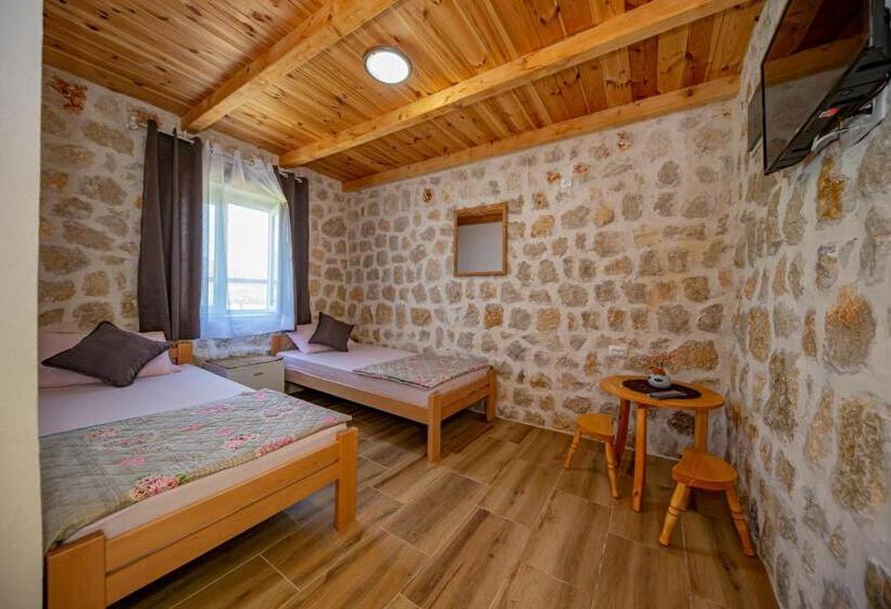 اتاق استاندارد, Ethno House Osobak