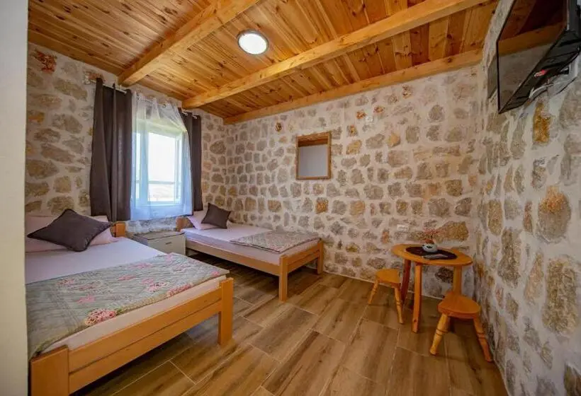 اتاق استاندارد, Ethno House Osobak