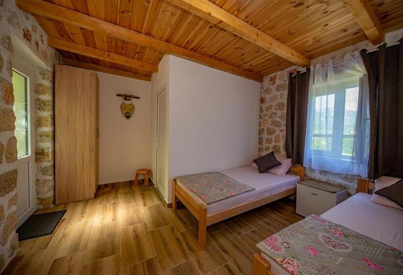 اتاق استاندارد, Ethno House Osobak