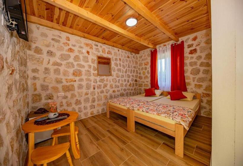 اتاق استاندارد, Ethno House Osobak