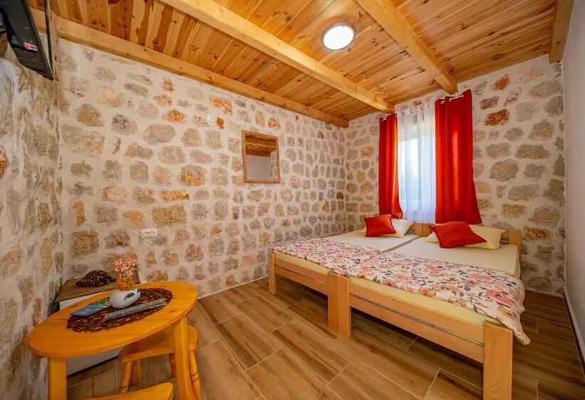 اتاق استاندارد, Ethno House Osobak