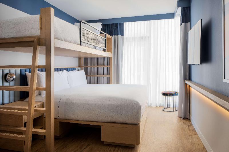适合残疾人士使用的带超级大床的标准间, Motto by Hilton New York City Chelsea
