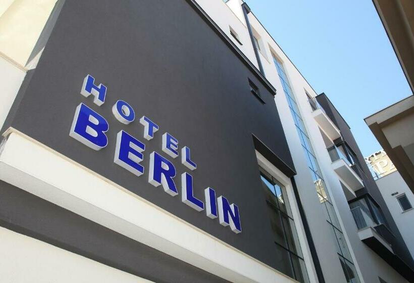 اتاق لوکس سه تخته, Premium Berlin With Pool