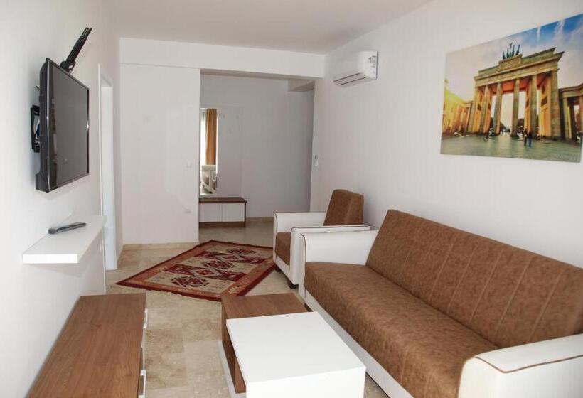 اتاق استاندارد چهار تخته, Premium Berlin With Pool