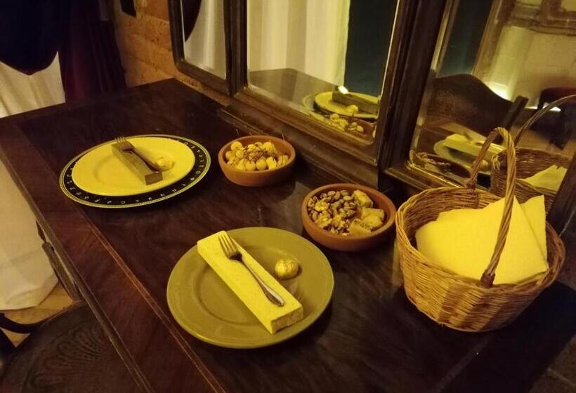 اتاق لوکس, Majestic Historic Apartment