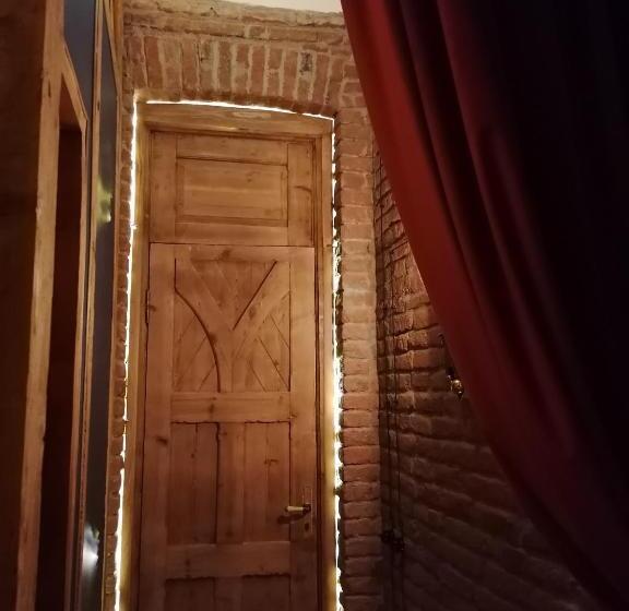اتاق لوکس, Majestic Historic Apartment