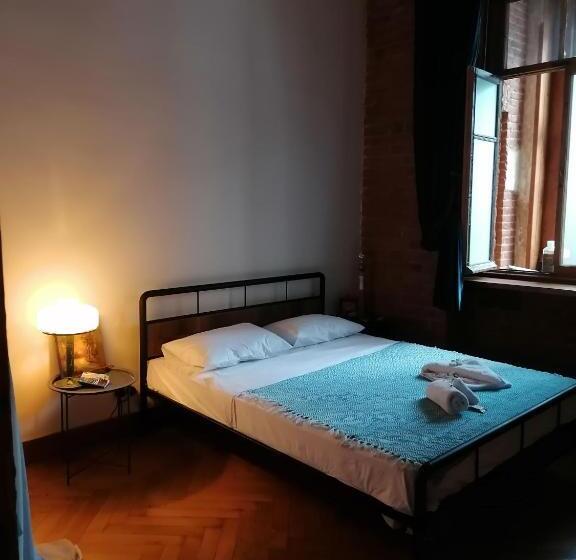 اتاق استاندارد با سرویس بهداشتی مشترک, Majestic Historic Apartment
