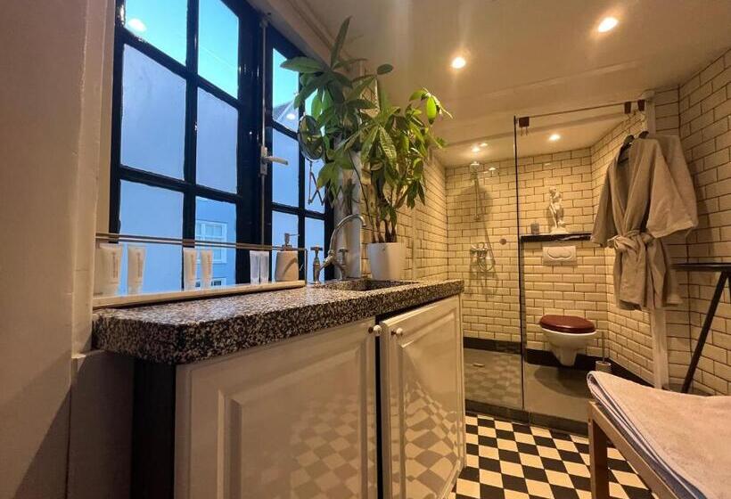 غرفة ديلوكس, The Enlightened House Luxury Suites