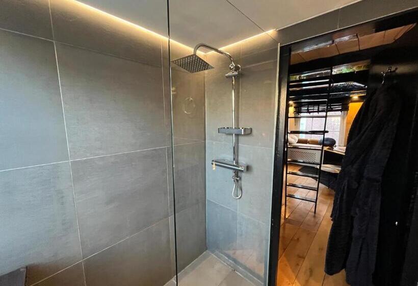 غرفة قياسية سرير كينج, The Enlightened House Luxury Suites