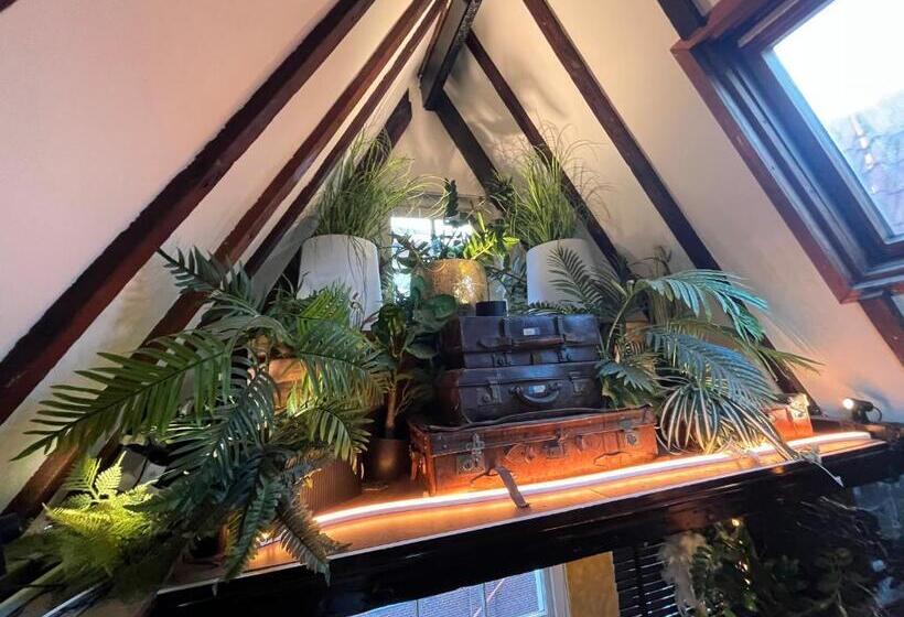 غرفة قياسية سرير كينج, The Enlightened House Luxury Suites