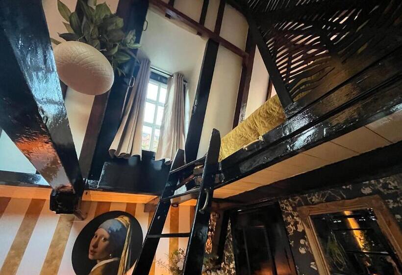 غرفة قياسية سرير كينج, The Enlightened House Luxury Suites