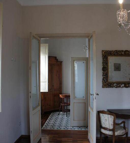 اتاق لوکس چهار تخته, Villa Magnolia Park