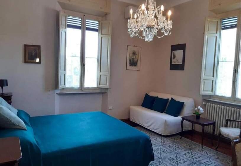 اتاق لوکس چهار تخته, Villa Magnolia Park