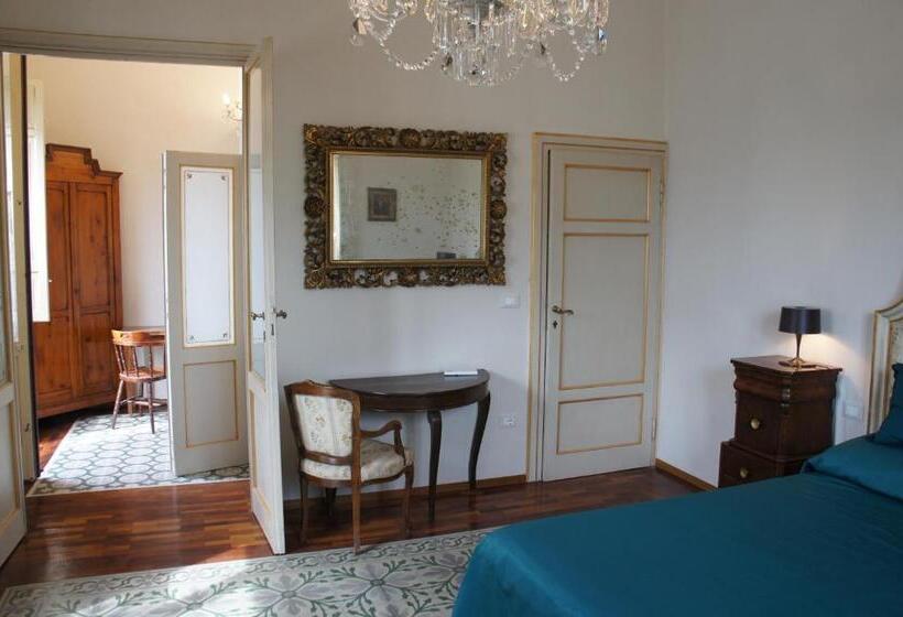 اتاق لوکس چهار تخته, Villa Magnolia Park