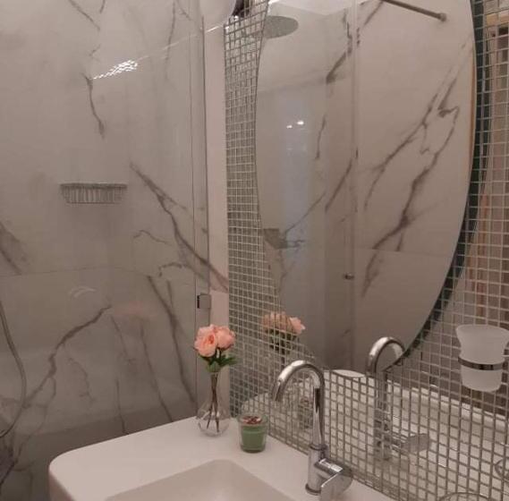 اتاق لوکس چهار تخته, Villa Magnolia Park