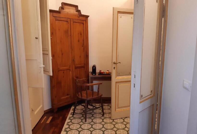 اتاق لوکس چهار تخته, Villa Magnolia Park