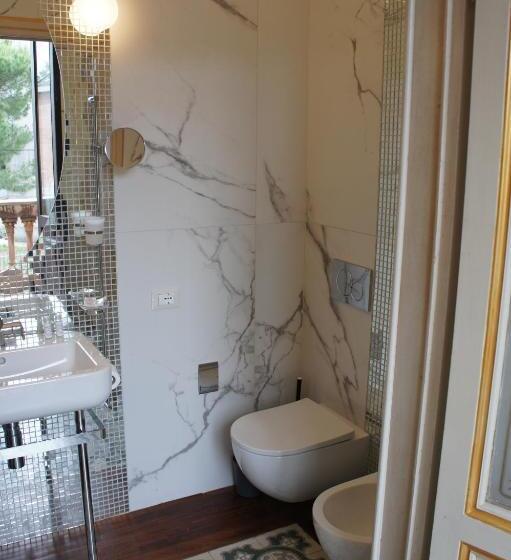 اتاق لوکس چهار تخته, Villa Magnolia Park