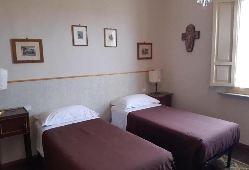 اتاق پریمیوم چهارنفره, Villa Magnolia Park