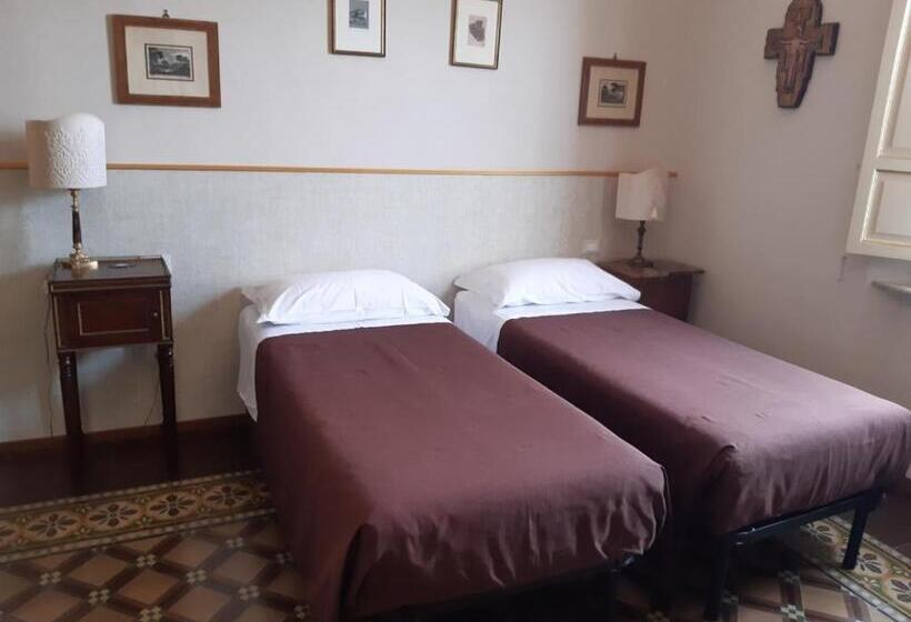 اتاق پریمیوم چهارنفره, Villa Magnolia Park