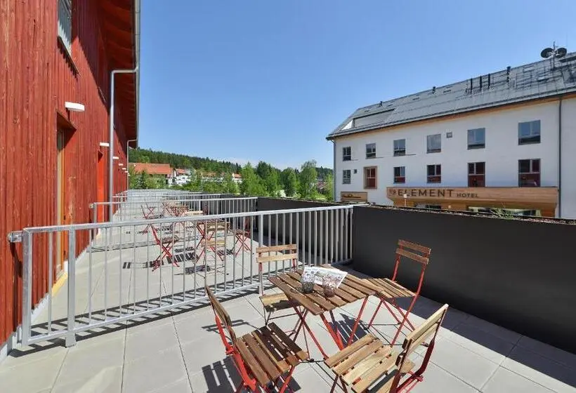Comfort room with terrace, Element