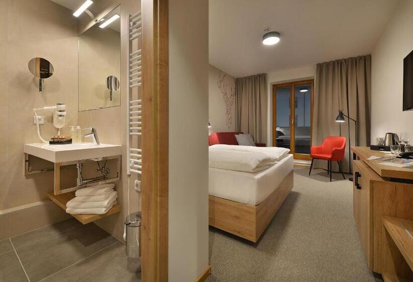 Comfort room with terrace, Element