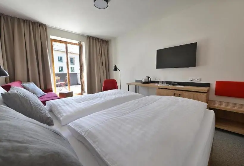 Comfort room with terrace, Element