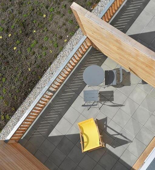 豪华湖景房, Element