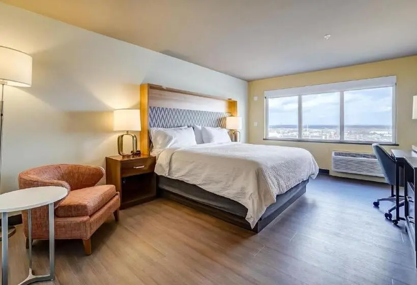 身障者適用キングサイズベッドルーム, Holiday Inn Gatineau   Ottawa, An Ihg