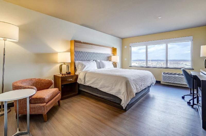 חדר סטנדרט, מיטת קינג, מותאם לאדם עם מוגבלויות, Holiday Inn Gatineau   Ottawa, An Ihg