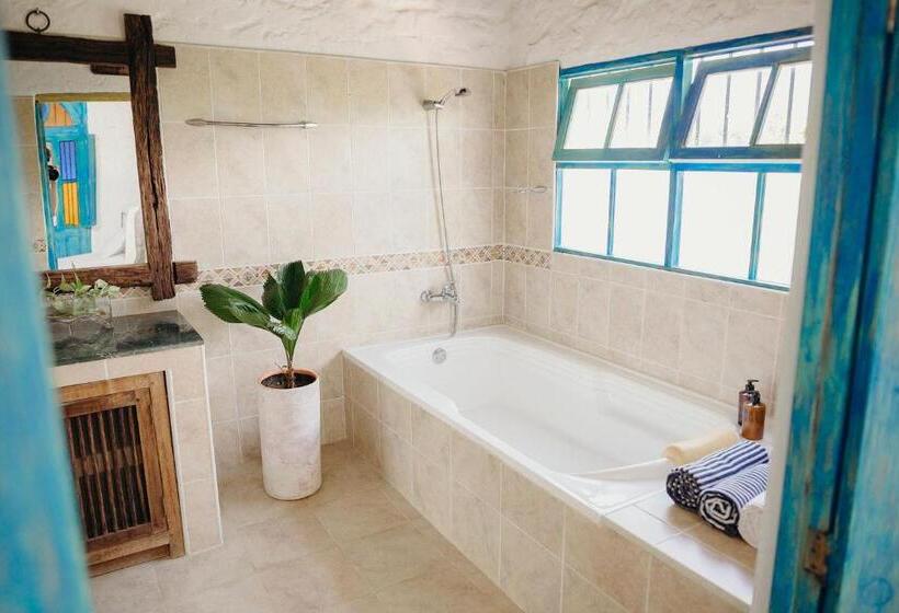 جناح ديلوكس, Kalma