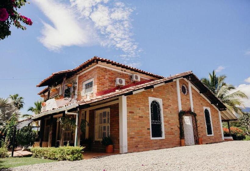 غرفة ديلوكس عائلية, Kalma