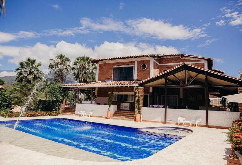 غرفة ديلوكس, Kalma