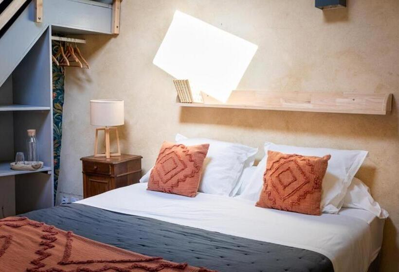 חדר משפחתי, Le Pied De La Lettre