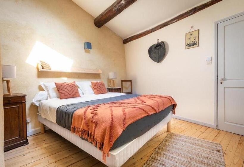 חדר משפחתי, Le Pied De La Lettre