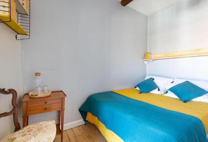 חדר סטנדרט, Le Pied De La Lettre