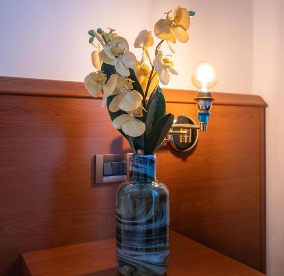 수피리어 룸, New Genziana