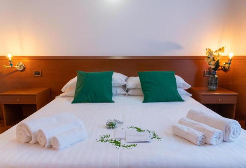 수피리어 룸, New Genziana