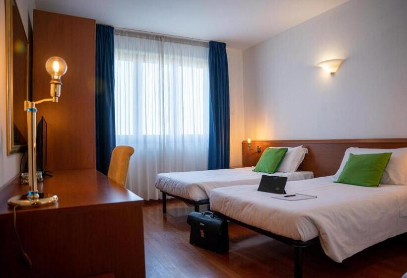 수피리어 트리플 룸, New Genziana