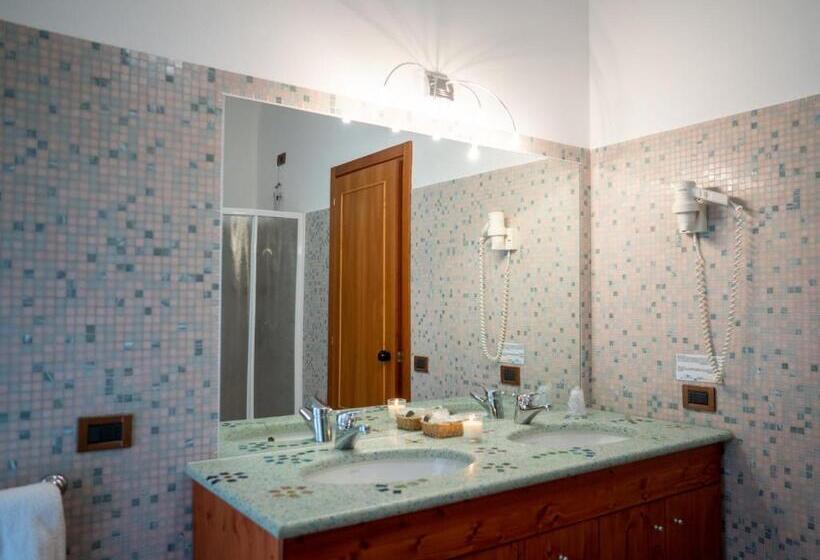 발코니가 있는 스위트, New Genziana