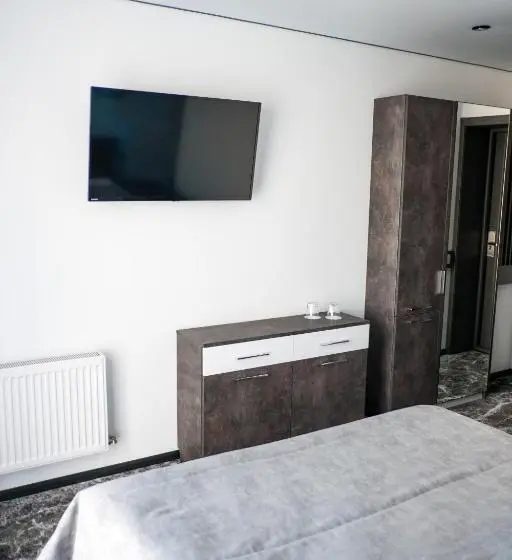 Deluxe Zimmer, Stella