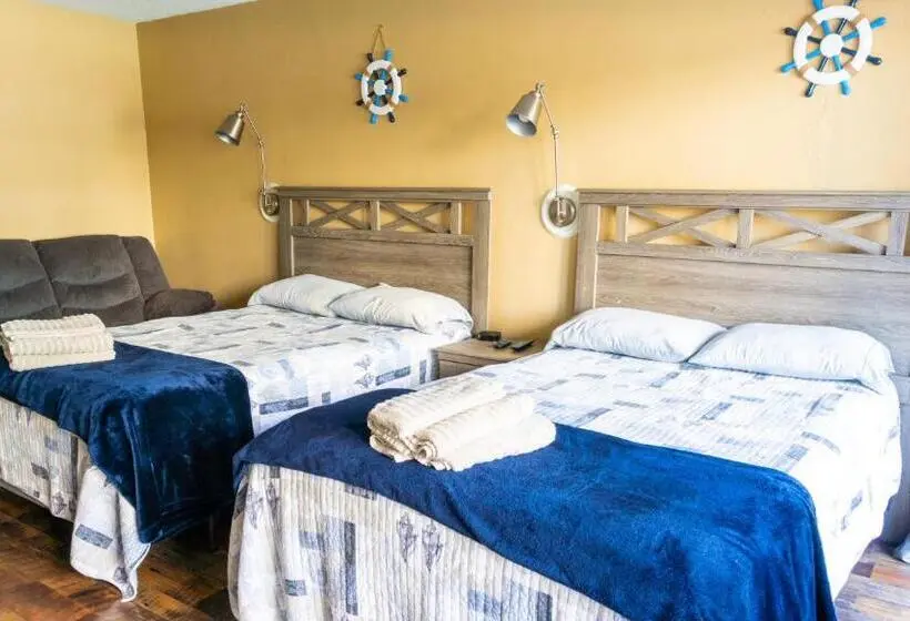 اتاق لوکس با بالکن, Wave Rider Resort
