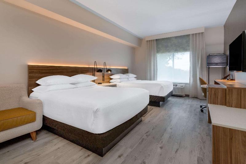 غرفة قياسية لذوى الاحتياجات الخاصة, Wyndham Garden Orlando Airport   Free Airport Shuttle