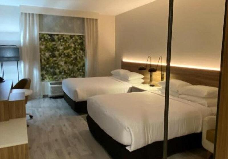 غرفة قياسية لذوى الاحتياجات الخاصة, Wyndham Garden Orlando Airport   Free Airport Shuttle